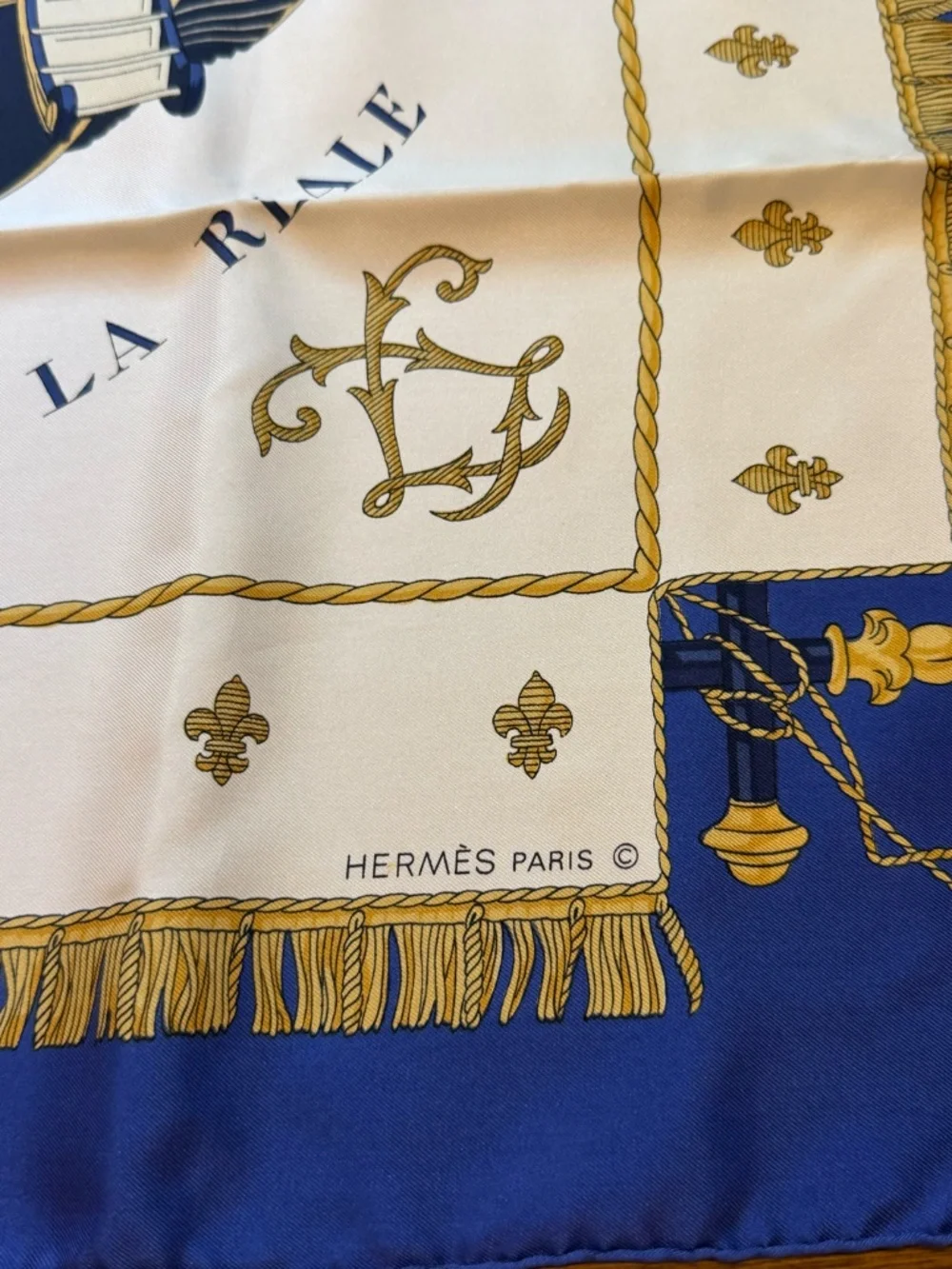 VINTAGE Hermes Scarf "Vue Du Carrosse De La Galere La Reale" Silk Carré 90 - Picture 3 of 8
